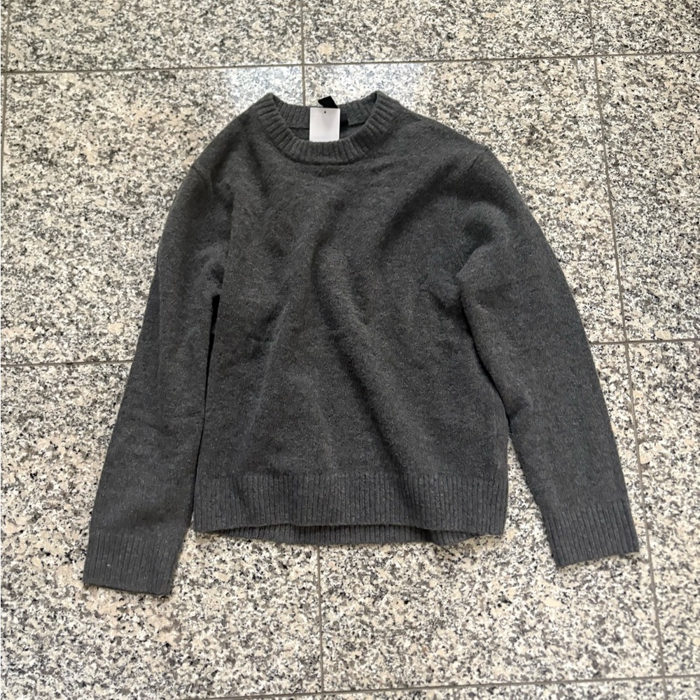 H&M Gray Crewneck Sweater